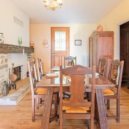 Puy De Pinou Holiday home Agonac